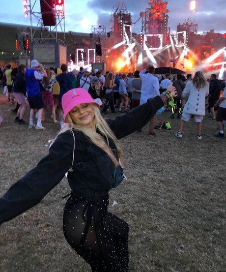 Angelika Kramer OnlyFans Model Bilder