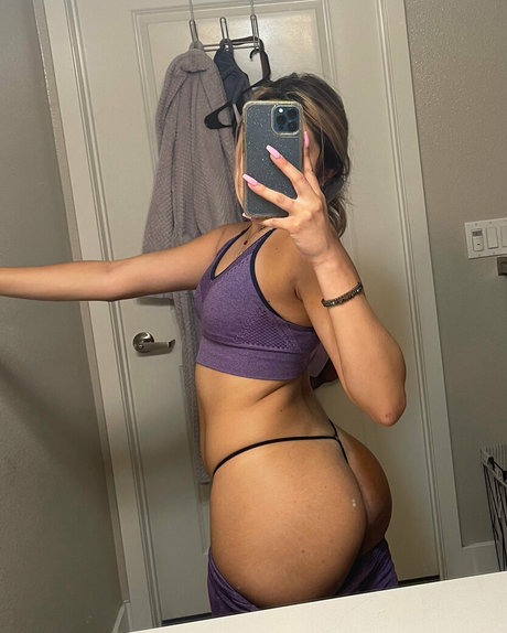 karinugh Leaks von OnlyFans