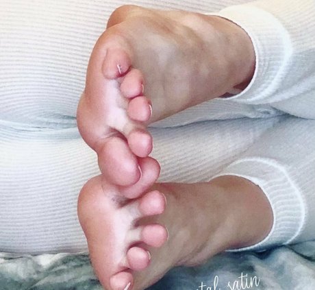 crystal satin free Nacktbilder von OnlyFans