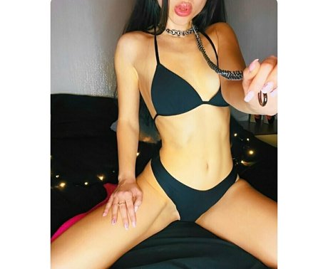 thicknbustybabefree NurlyFans-Pornoleaks