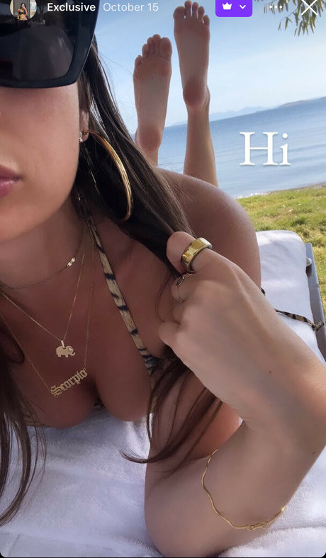 Ashleygiov OnlyFans Striptease