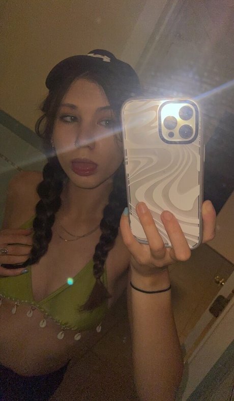 Siosay OnlyFans geleakte Brüste