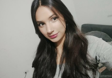 julieth1xxx Leaked OnlyFans Bilder