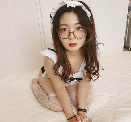 Hhhhtaiwanjapan OnlyFans Striptease