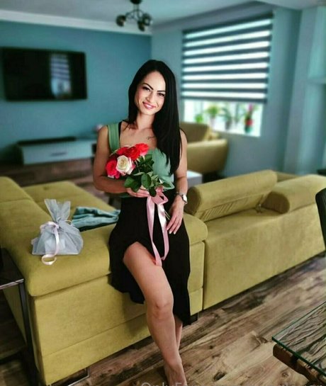 avaglover OnlyFans Model Fotos