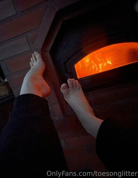 toesonglitter Nacktpornos auf OnlyFans
