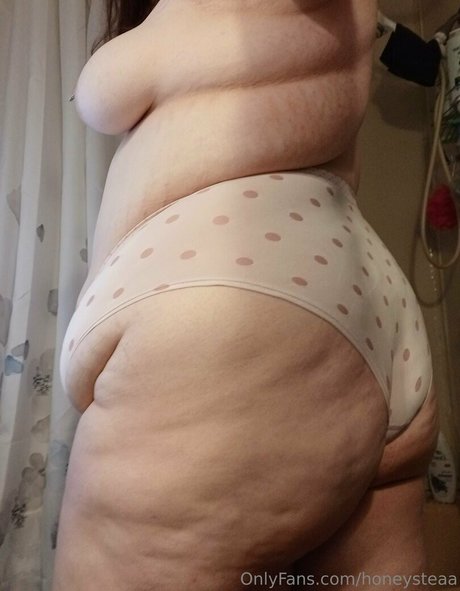 honeysteaa OnlyFans Nacktbilder geleakt