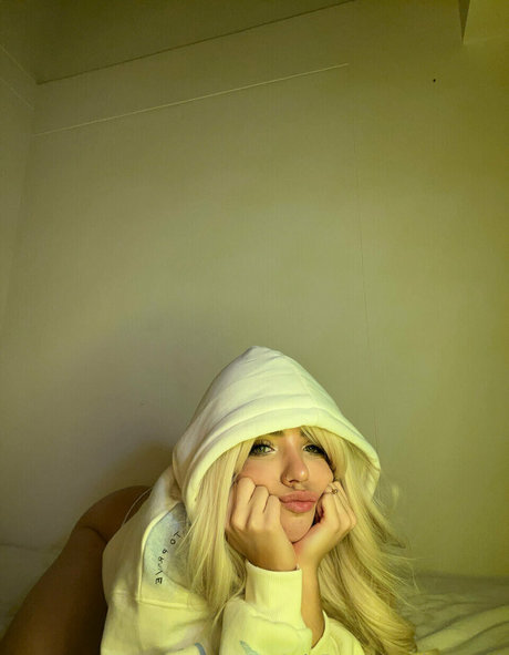 Sharonv21 OnlyFans Nacktbilder