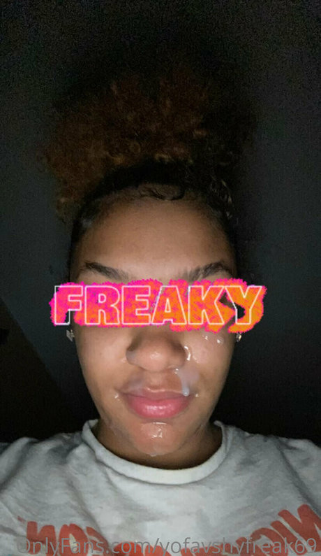 yofavshyfreak69 OnlyFans Nacktbilder