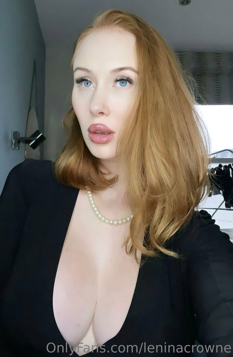 leninacrowne OnlyFans Striptease