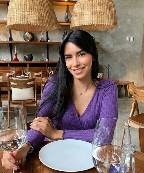 Gabrielle M Neue geleakte OnlyFans-Inhalte