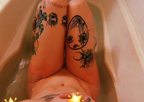 Indoor wilding OnlyFans-Bilder