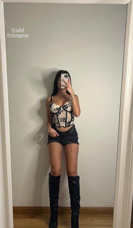 miiriiamherrero OnlyFans Striptease