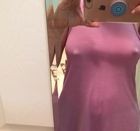 NipplyNurse OnlyFans Inhaltstyp