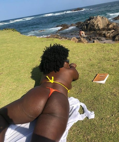 Carla Akotirene OnlyFans geleakt