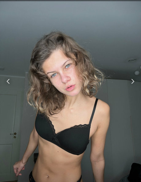 Bella Jone Nackt auf OnlyFans