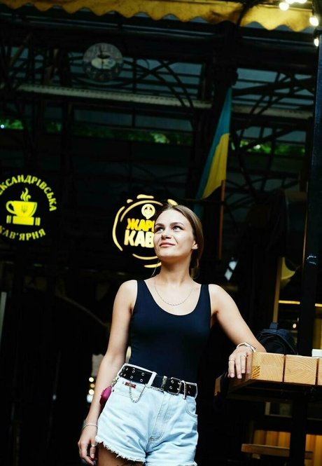 yummysofie OnlyFans Striptease