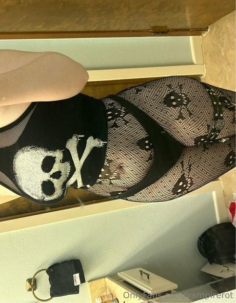 vampirerot OnlyFans öffentliche Fotos OnlyFans