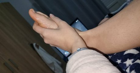 yourbluehairedwaifu OnlyFans-Bilder