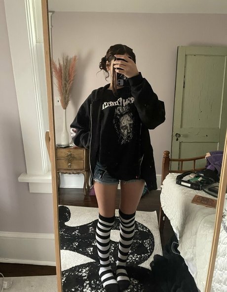 Pubbypie OnlyFans nackte Brüste