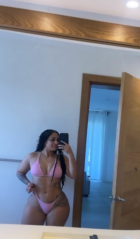 janibel b OnlyFans Striptease