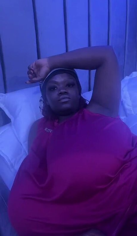 Chanel La Croix Nacktbilder auf OnlyFans