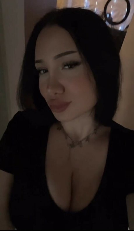 yasilisches Nacktbilder auf OnlyFans