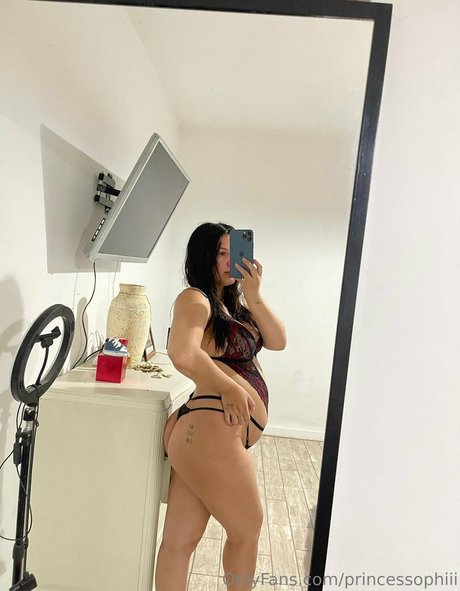 princessophiii OnlyFans geleakter Pornografie