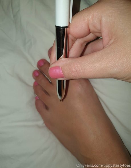 tippystastytoes Strip OnlyFans