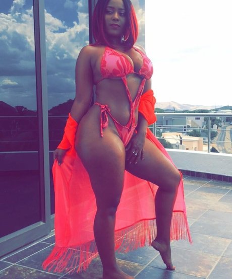 asiatische trans-onlyfans Aktbilder Momentaufnahme