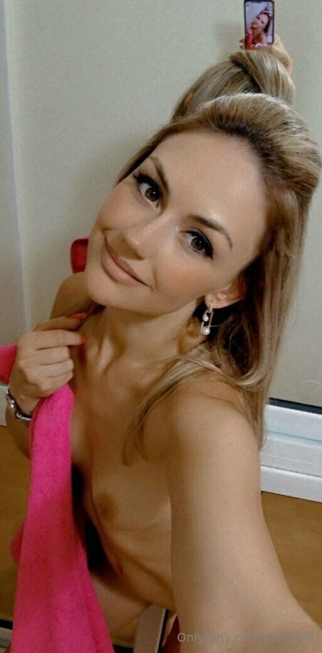 alisegold OnlyFans-Model