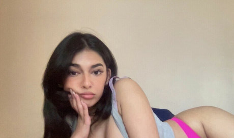 Deena Uddin OnlyFans-Fotos