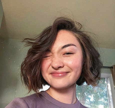 Mxmtoon OnlyFans Arsch Leak