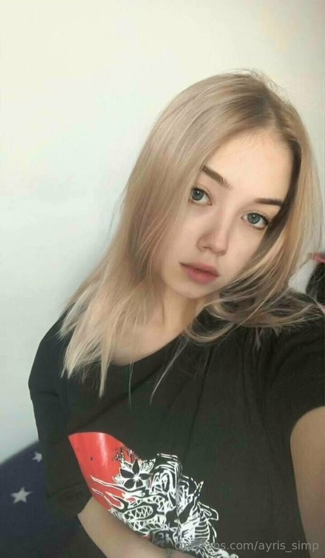 ayris simp Nacktbilder OnlyFans