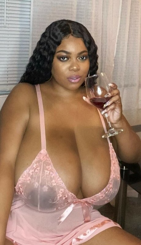 FinallyAGoddess OnlyFans Bilder