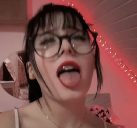 rosegirl242 OnlyFans