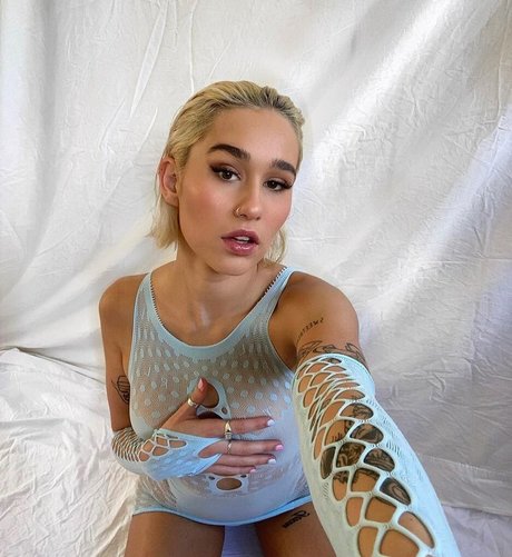 Emily H Nacktbilder von OnlyFans geleakt