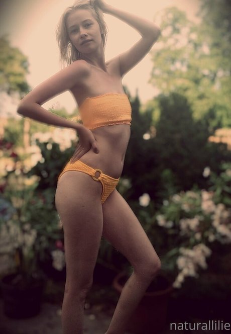 naturallilie OnlyFans Strip