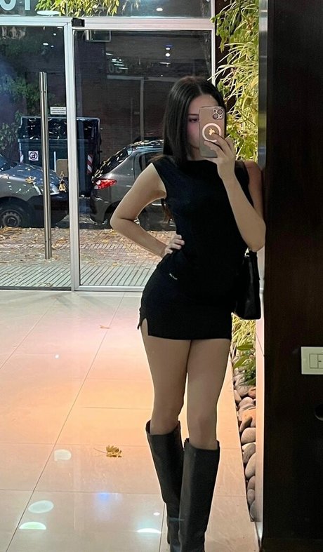 Nosoyluksi Oben ohne OnlyFans