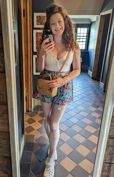 EmmaGraceGuitar Strip OnlyFans