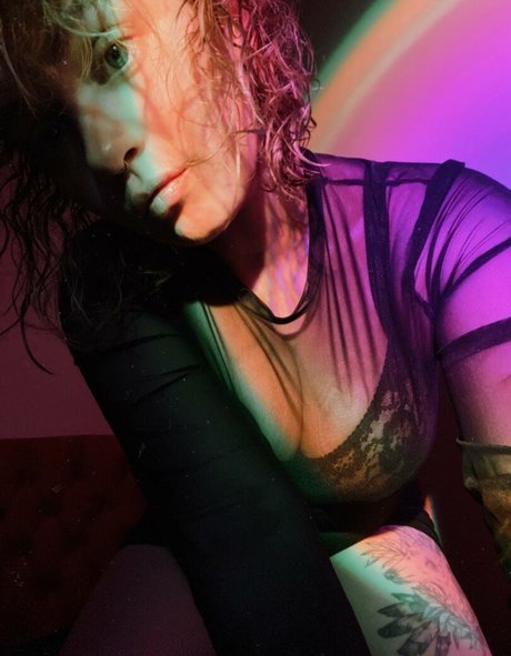 roeschach OnlyFans Striptease