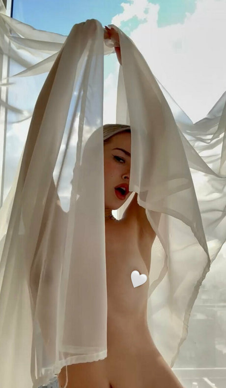 elenakamperi OnlyFans Nacktbilder geleakt