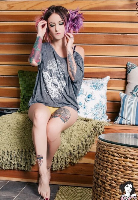 Delacour NurlyFans-Pornos