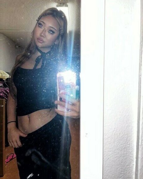 emi6a6y OnlyFans Nacktbilder geleakt