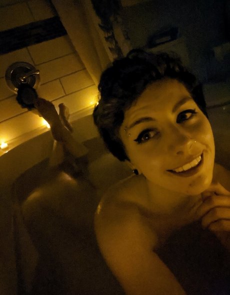 little miss kiro OnlyFans-Leaks