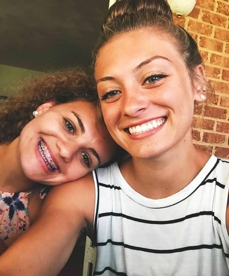 Logan Brickhouse OnlyFans Striptease