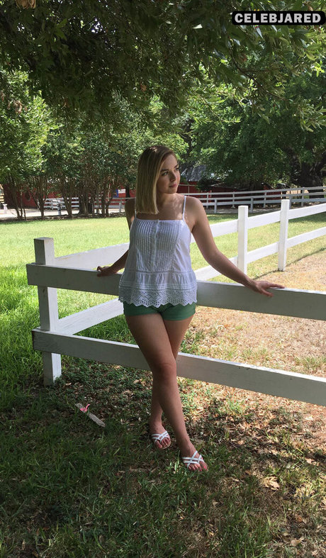 Adrianna Gavazzi OnlyFans Striptease