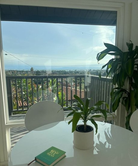 Anika Grace OnlyFans schlank