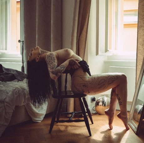 Mia Sayuri Nacktbilder auf OnlyFans