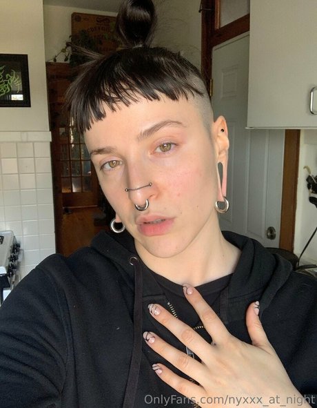 nyxxx at night OnlyFans kostenlos